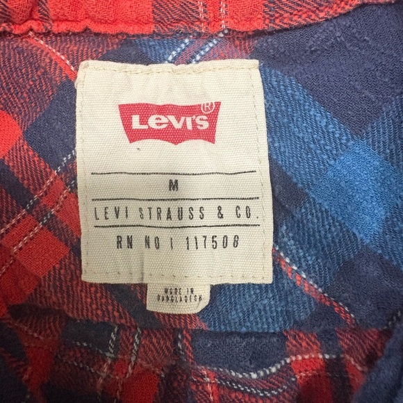 Levi's Men's Casual Red and Blue Plaid Shirt - Picture 2 of 5